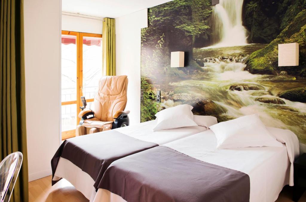 Hospedium Hostal Un Punto Chic Huesca Bilik gambar