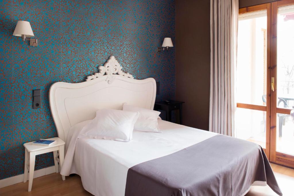 Hospedium Hostal Un Punto Chic Huesca Bilik gambar