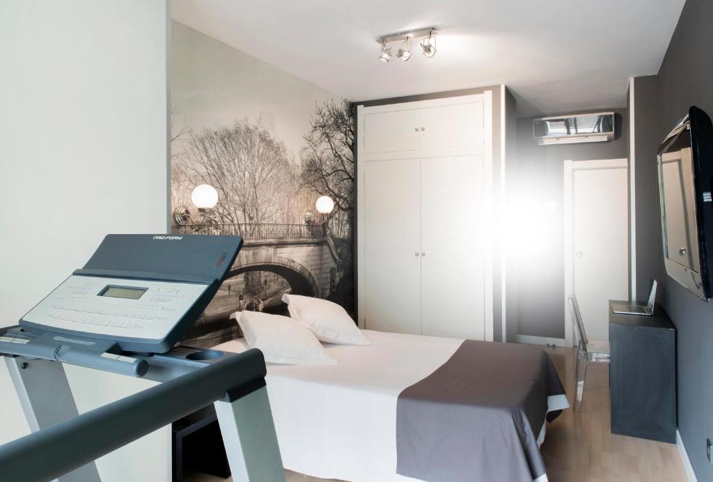 Hospedium Hostal Un Punto Chic Huesca Luaran gambar