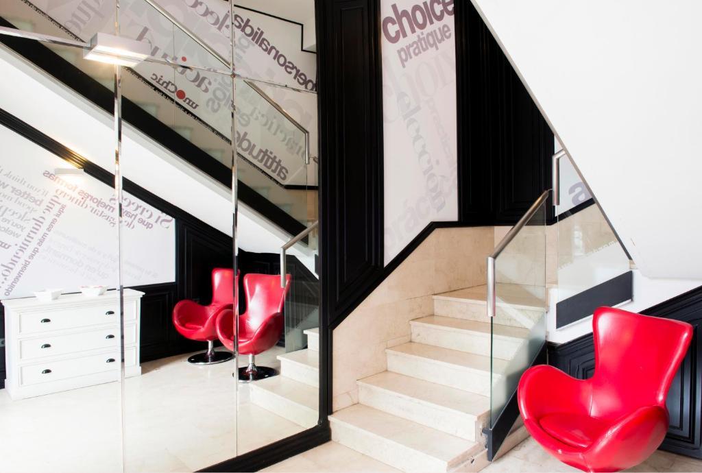 Hospedium Hostal Un Punto Chic Huesca Luaran gambar