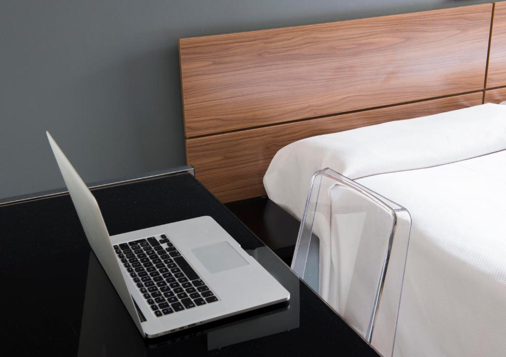 Hospedium Hostal Un Punto Chic Huesca Bilik gambar