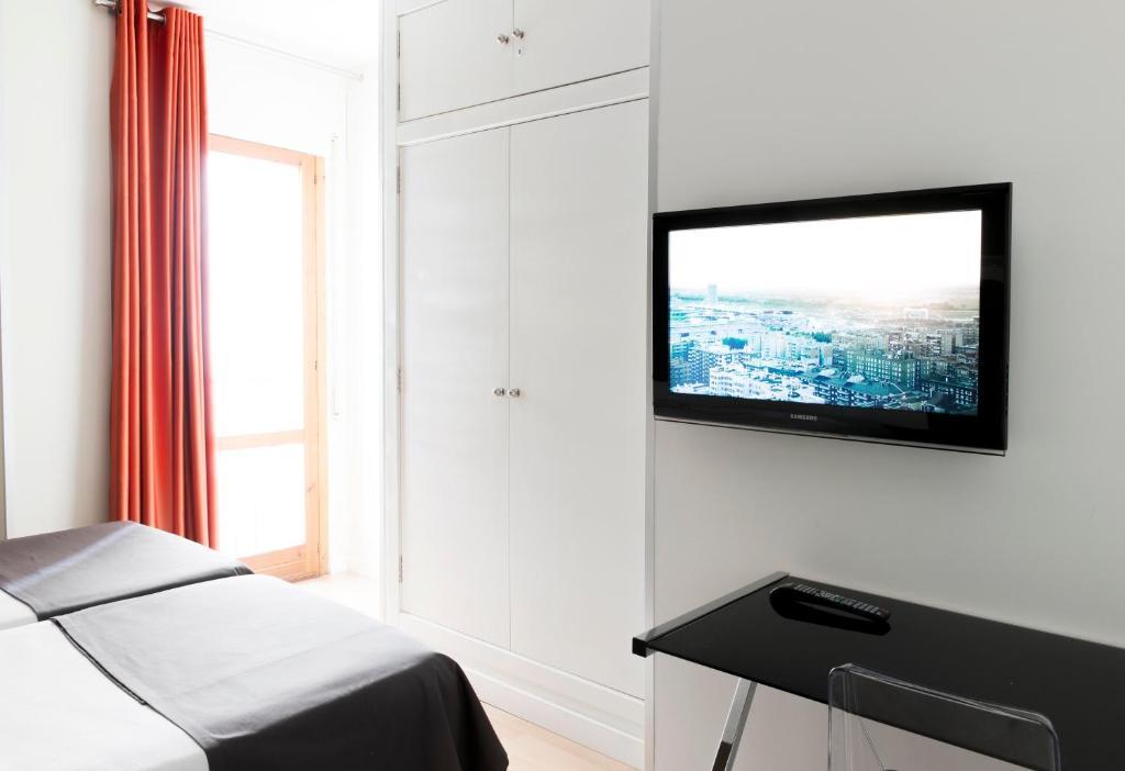 Hospedium Hostal Un Punto Chic Huesca Luaran gambar