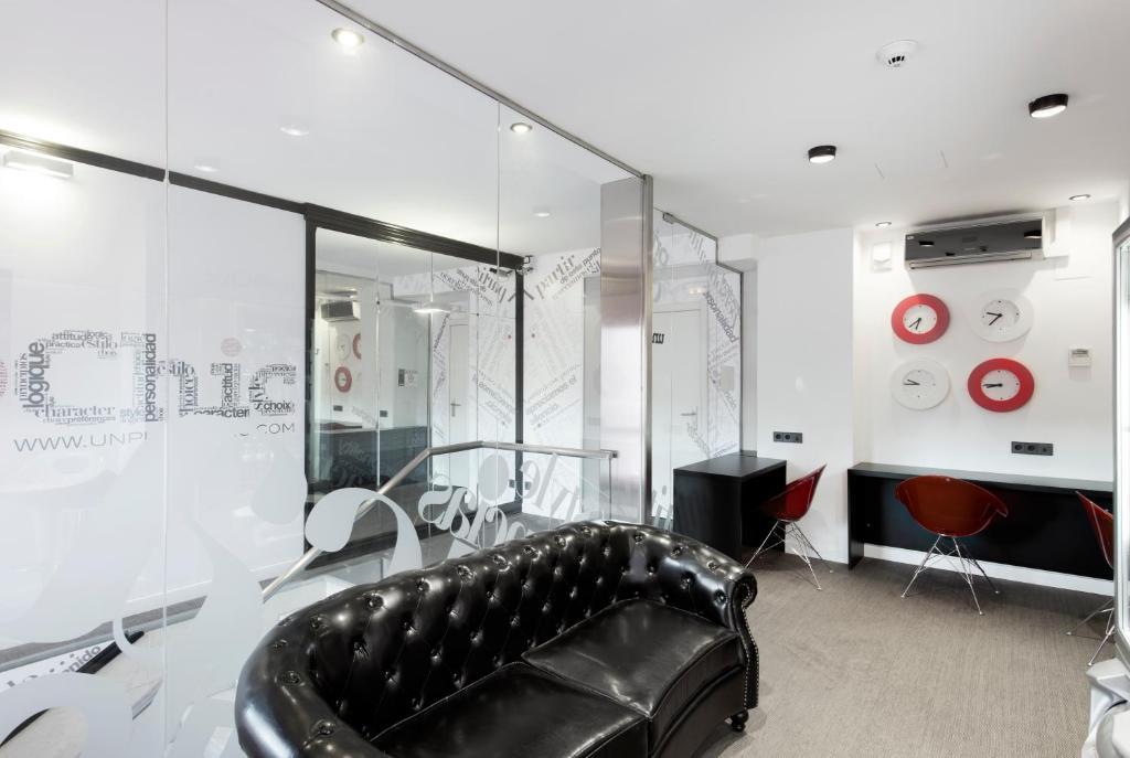 Hospedium Hostal Un Punto Chic Huesca Luaran gambar