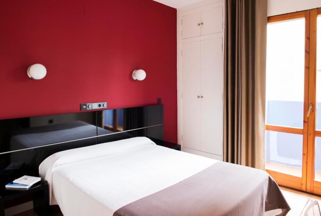 Hospedium Hostal Un Punto Chic Huesca Luaran gambar
