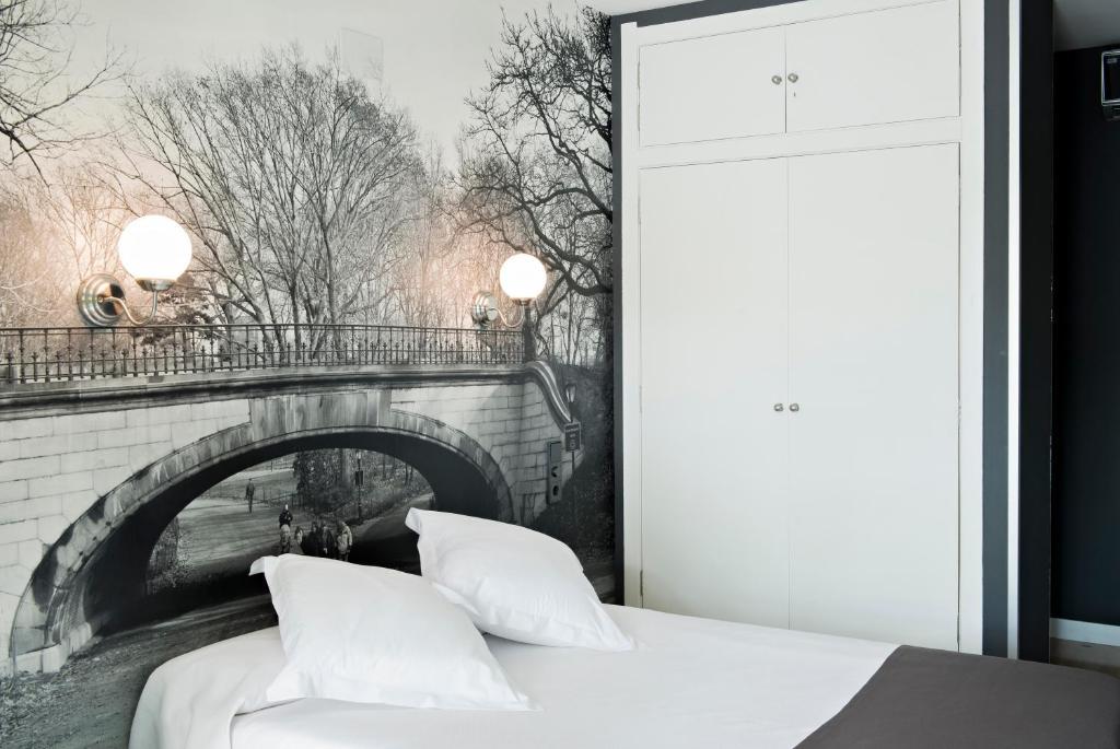 Hospedium Hostal Un Punto Chic Huesca Luaran gambar